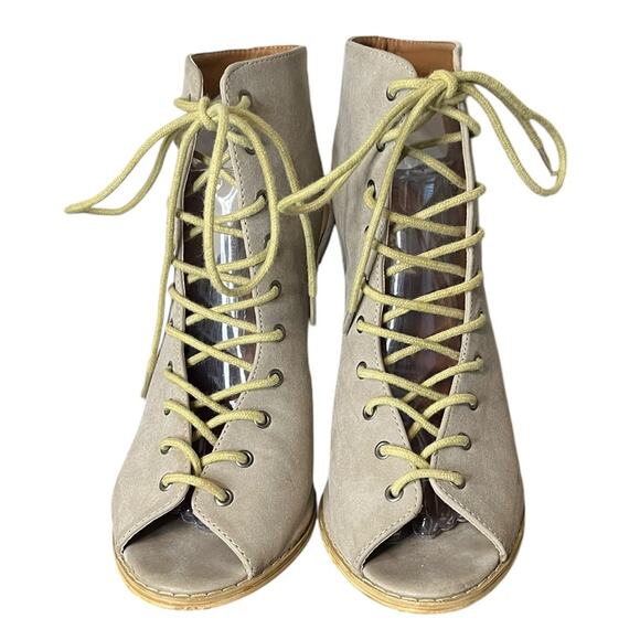 Mi.iM Nikita Cut Out Bootie Lace Up Open
Toe Chunky Heel Tan Women’s Size 10 - Picture 2 of 8